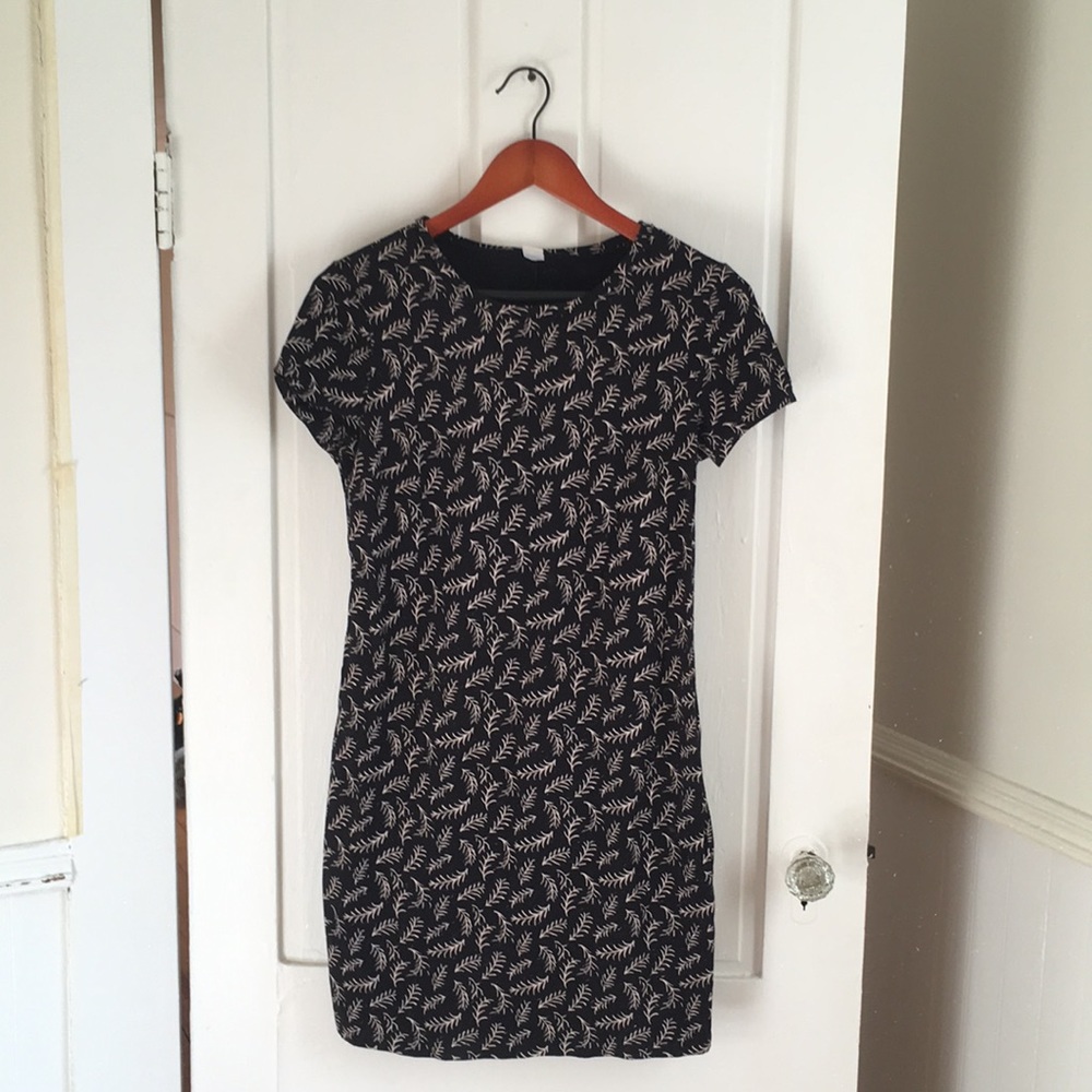 Cute stretchy dress by Old Navy - M